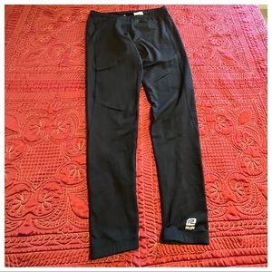 A/ Roadrunner Sports Winter Cold Gear Leggings. Size Medium.